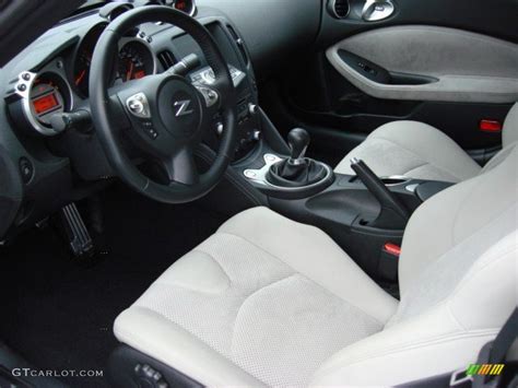 Nissan 370z nismo leather seats