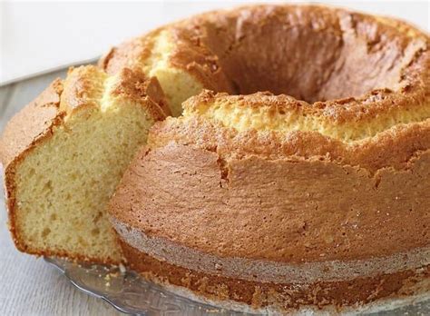 Le gâteau moelleux au lait est un gâteau à base de farine amidon de