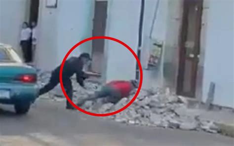 Policía es investigado por golpear a ciudadano en Oaxaca Video