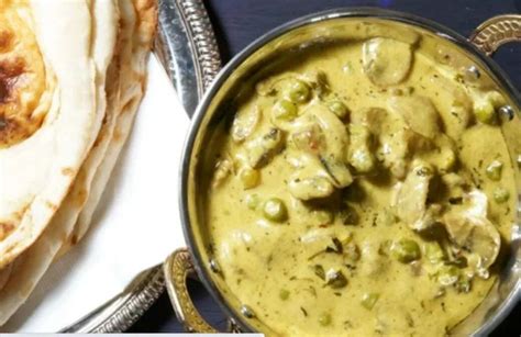 Lunch Recipe Make Mushroom Matar Malai