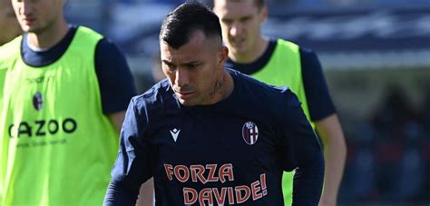 Forza Davide Il Bologna In Campo Per Il Tifoso Ricoverato Dopo Il