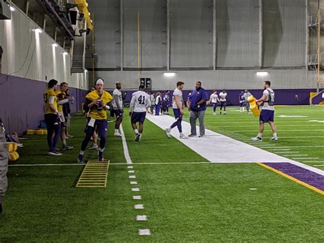 Ruh Roh Opponents Gonna Be Scared Joe Burrow Has The Headband Back
