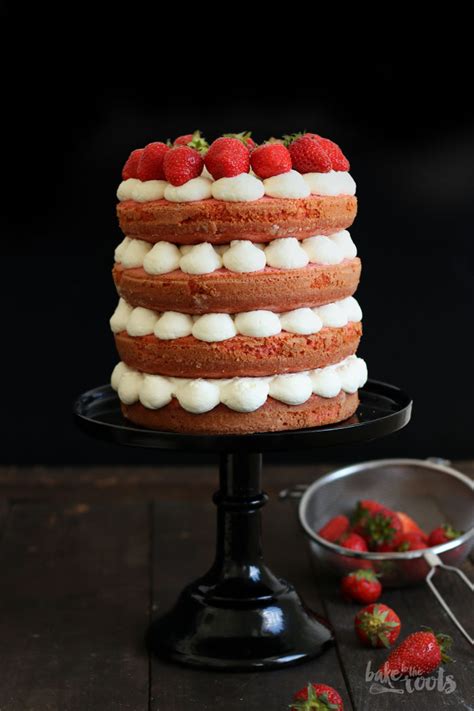 Naked Strawberry Cake Zum Muttertag Bake To The Roots