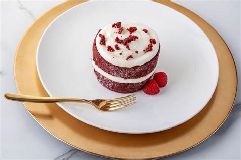 Mini Red Velvet Cakes Dutch Apron® Bakery