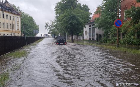 Ulewa W Gorzowie Ulice W Mie Cie Zosta Y Zalane