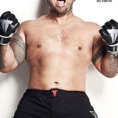 Ufc 146 Heavyweight Mark Hunt With Abs The Samoan Kickboxing