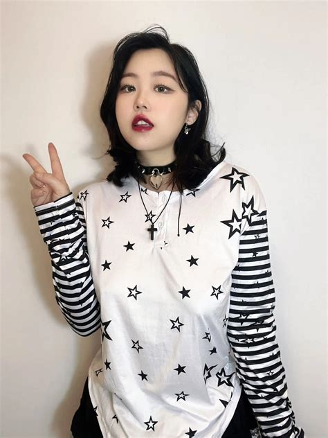Alielnosirrah Retro Star Anime Girls Emo Star Top Alielnosirrah
