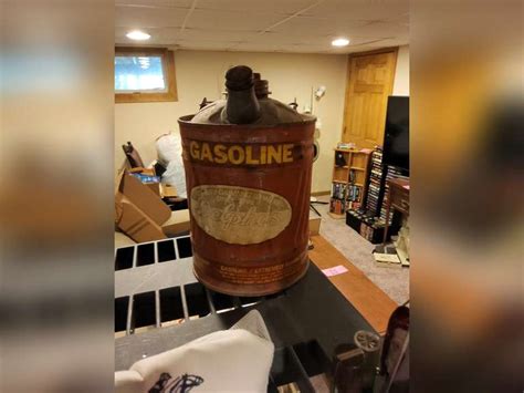 Vintage Metal Gas Can Lindsay Auctions And Realty Llc