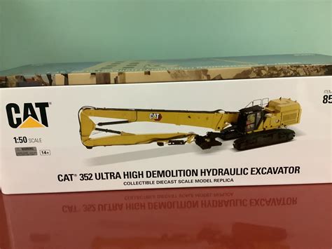 CAT 352 Ultra High Demolition Hydraulic Excavator High Line