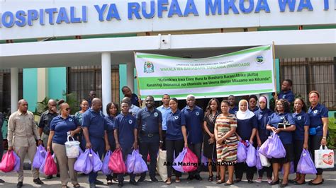 Tanroads Makao Makuu Watembelea Na Kutoa Msaada Katika Hospital Ya