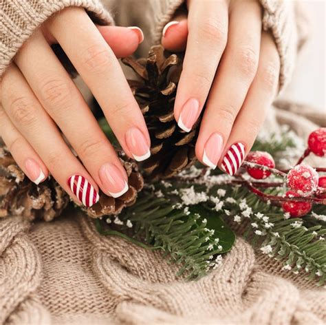 40 Best Christmas Nail Art Ideas And Designs Of 2023