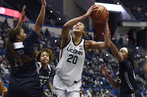 Uconn Womens Basketball Rolls Past Xavier As Olivia Nelson Ododa Sets