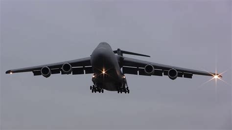 Lockheed C-5M Super Galaxy - Landing - YouTube