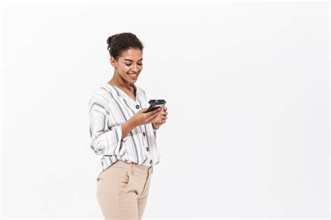 Retrato De Una Sonriente Joven Empresaria Africana Que Se Encuentran