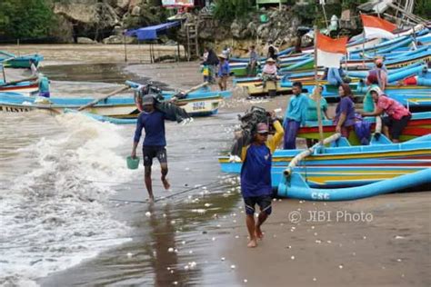 Gelombang Pantai Selatan Dalam Kondisi Seperti Ini Espos Id Espos