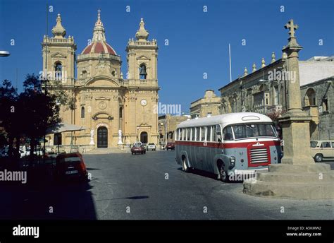 Vor Oldtimer Bus Stockfotos Und Bilder Kaufen Alamy