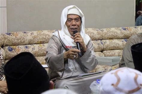 Peringati Haul Murid Syekh Muhammad Yasin Al Fadani Ijazahkan Tiga