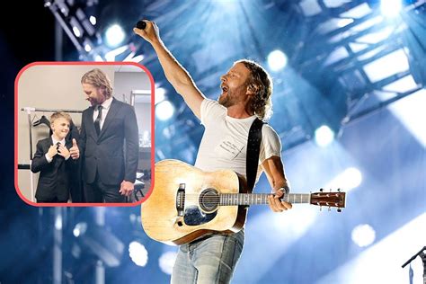 Dierks Bentley Son Knox Co Host The 2023 Nhl Awards