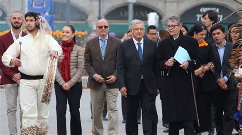 Sheinbaum Y AMLO Hacen Recorrido Inaugural De Ofrenda Monumental En El