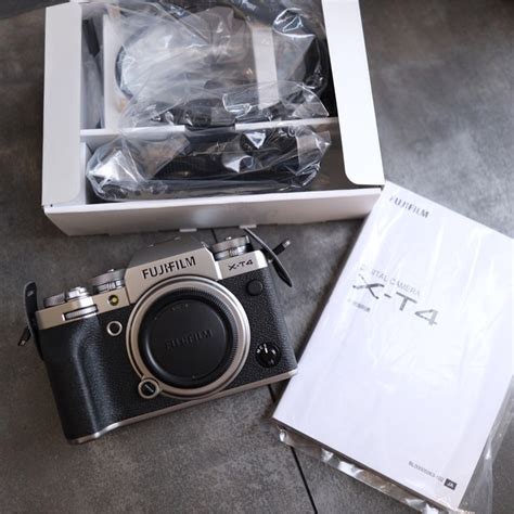 富士フイルム Fujifilm X T4 シルバーの通販 By Coos Shop｜フジフイルムならラクマ