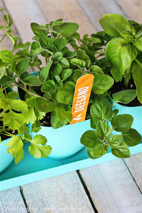 Free printable herb garden labels | Chickabug