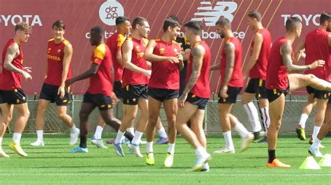 Ritiro Roma Salta Anche L Amichevole A Singapore I Giallorossi