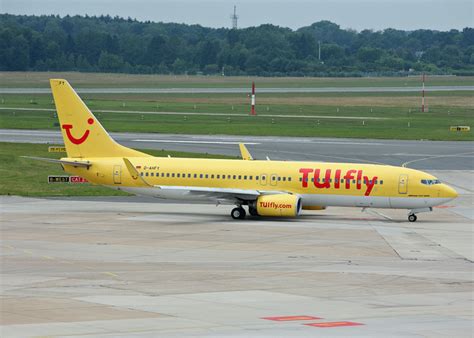 トゥイフライ Boeing 737 800 D AHFY ハンブルク空港 航空フォト by Bokuranさん 撮影2011年06月29日