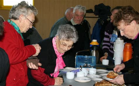 Fnaca Quipes En Lice Au Concours De Belote Le T L Gramme