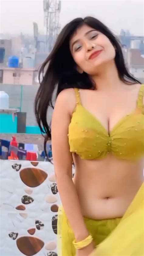 7 Hot Sexy Neha Singh Bikini Pics