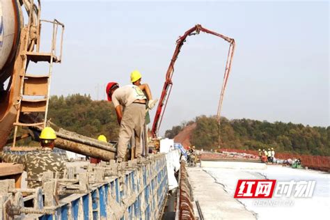 国庆假期施工忙 湖南在建高速公路抢工期推进度交通频道交通频道