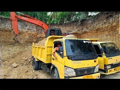 Excavator Hitachi Dump Trucks Muat Tana Pasir Kuning Youtube