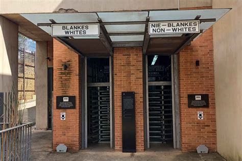 Soweto, Lunch & Apartheid Museum in Johannesburg