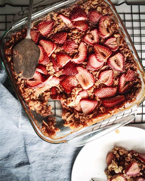 Strawberry Almond Baked Oatmeal Simplefitvegan