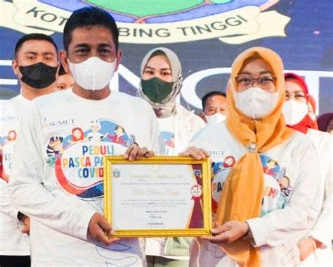 Pj Wali Kota Tebing Tinggi Terima Penghargaan Kla Tahun Kategori