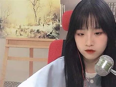 MIC172 Naked Stripping On Cam For Live Sex Video Chat BeautifulPussy