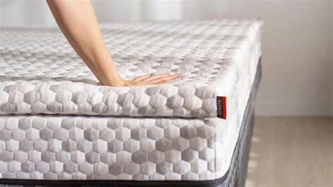 Saatva Mattress Topper Review (2022) - The Nerd's Take