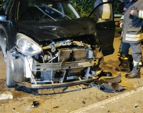 Scontro Tra Due Auto A Ponte A Egola Feriti I Conducenti Gonews It