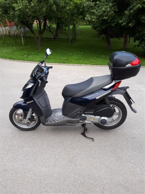 Aprilia Sportcity 200 Cm3 2007 God