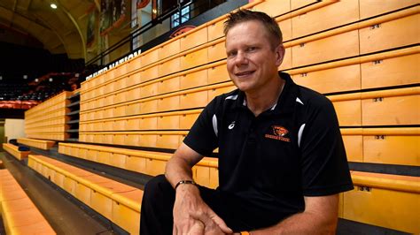 Oregon State volleyball coach retiring following troubled tenure | kgw.com