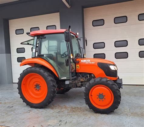 TRAKTOR KUBOTA M7040