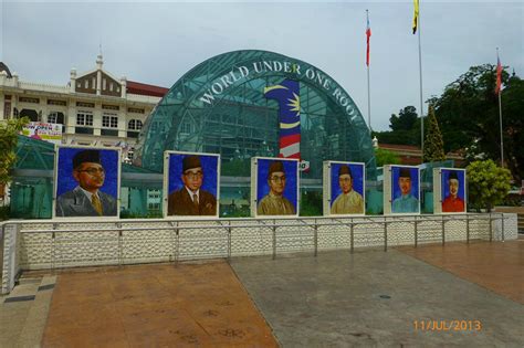 Dataran Merdeka has Malayan flag hoisted proud on August 31, 1957 ...