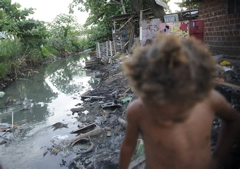 Extrema pobreza chega a 15 2 milhões de pessoas em 2017