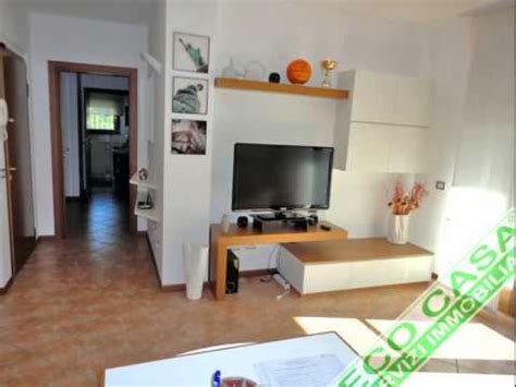 ECO CASA SERVIZI IMMOBILIARI VENDE TRILOCALE CON TERRAZZO COPERTO AD