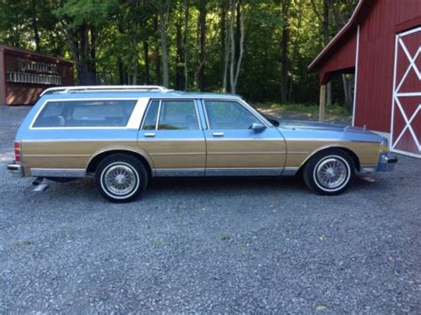 Sell Used 1990 Chevrolet Caprice Classic Wagon 4 Door 5 0L In Adams