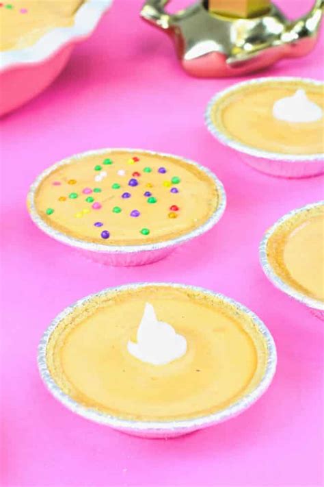 Mini Ice Cream Pumpkin Pie For Thanksgiving Brite And Bubbly