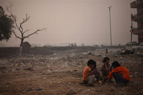 Pictures of Smog in New Delhi, India, the Worst in 17 Years