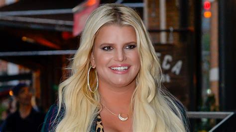 Flipboard Jessica Simpson Lost 100 Pounds In Six Months After Giving