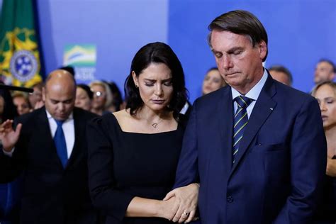 Bolsonaro inclui atividades religiosas em lista de serviços essenciais