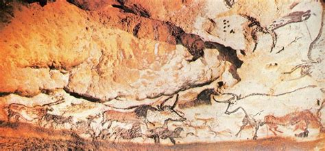 2 Great Hall Of The Bulls Lascaux France Paleolithic Europe