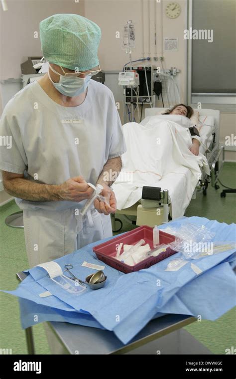 Pregnant woman epidural Stock Photo - Alamy